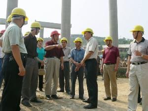 自治区总工会杨副主席等向导到南百11标检查指导事情 - 企业要闻 - 拉斯维加斯3133cc