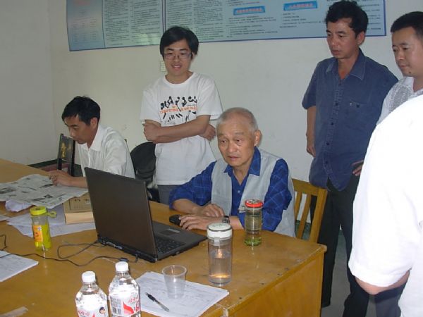 中国工程院院士沙庆林莅临醴潭路面1标调研指导 - 企业要闻 - 拉斯维加斯3133cc