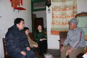 总公司慰问组登门慰问特困员工 - 企业要闻 - 拉斯维加斯3133cc