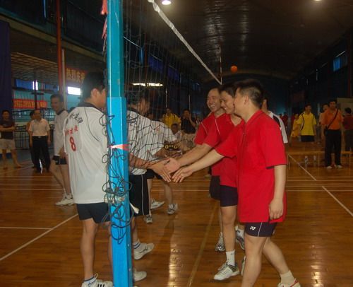 赛出效果，，，，，，赛出气概--总公司男子气排球队包办集团公司五周年志庆角逐亚军、季军 - 企业要闻 - 拉斯维加斯3133cc