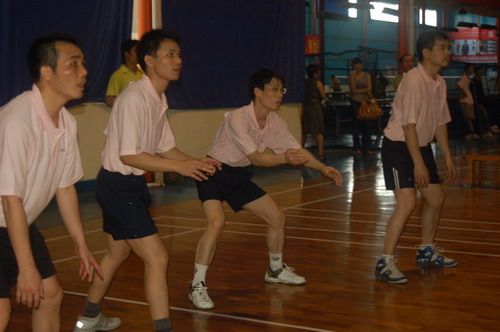 赛出效果，，，，，，赛出气概--总公司男子气排球队包办集团公司五周年志庆角逐亚军、季军 - 企业要闻 - 拉斯维加斯3133cc