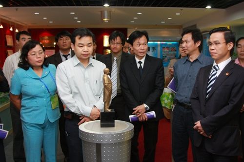 越南岘港市青年干部俱乐部会见总公司 - 企业要闻 - 拉斯维加斯3133cc