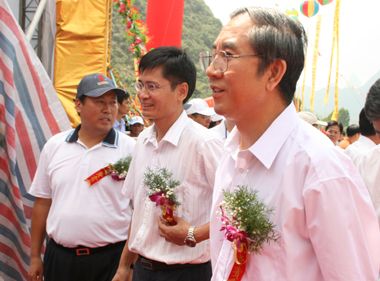 六寨至河池、河池至宜州高速公路开工仪式盛大举行 - 企业要闻 - 拉斯维加斯3133cc