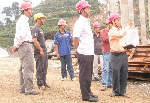 总公司副总司理黄贵平在茅台八标检查清静生产事情 - 企业要闻 - 拉斯维加斯3133cc