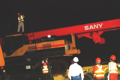 厄瓜多尔巴巴奥约河大桥第一批装备物资抵厄 - 企业要闻 - 拉斯维加斯3133cc