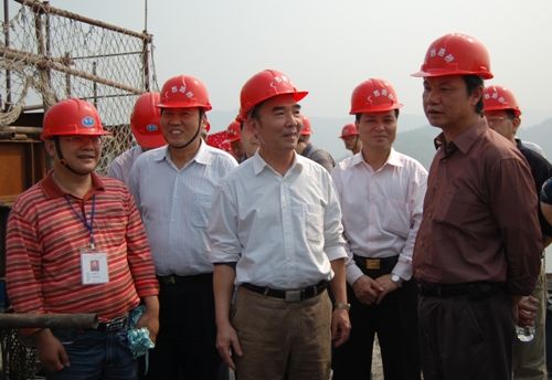 自治区交通厅黄华宽厅长、李小林总工程师视察罗天乐大桥 - 企业要闻 - 拉斯维加斯3133cc