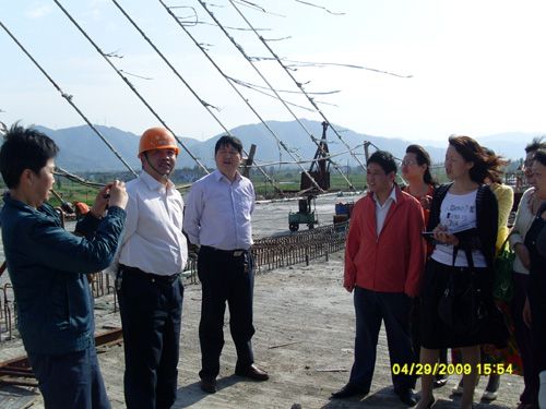 余姚市副市长诸晓蓓莅临姚东大桥视察指导事情 - 企业要闻 - 拉斯维加斯3133cc