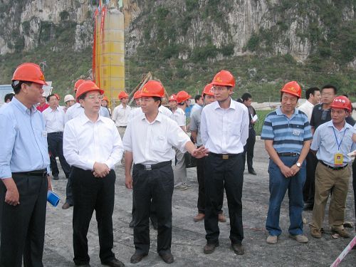 自治区党委书记郭声琨在六河10标视察时说：“你们很棒，，，，干得很是好” - 企业要闻 - 拉斯维加斯3133cc