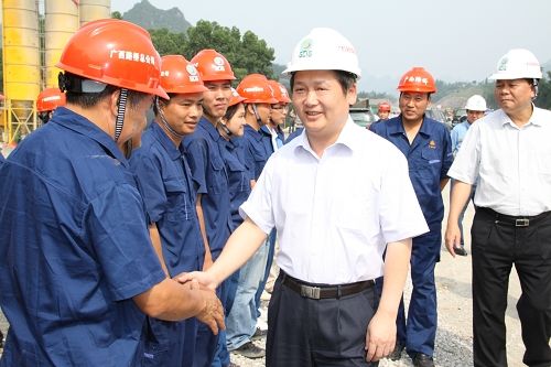 广西拉斯维加斯3133cc这支步队的精神面目很是好——自治区国资委主任肖文荪在六宜高速路调研时指出 - 企业要闻 - 拉斯维加斯3133cc