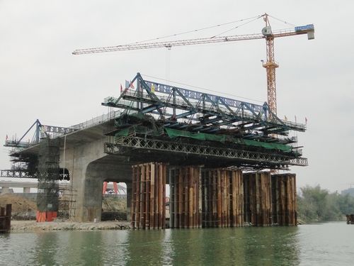 百色市竹洲大桥顺遂完成5#、6#主墩8#块浇筑施工 - 企业要闻 - 拉斯维加斯3133cc