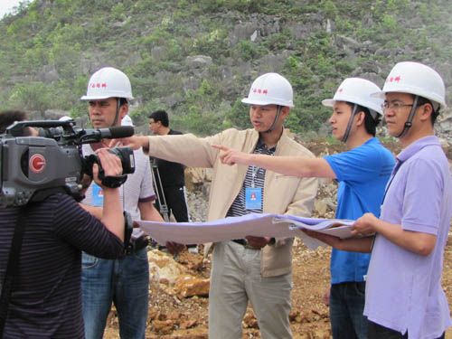 贵州电视台深入贵州惠镇2标举行五一节目采访录制 - 企业要闻 - 拉斯维加斯3133cc