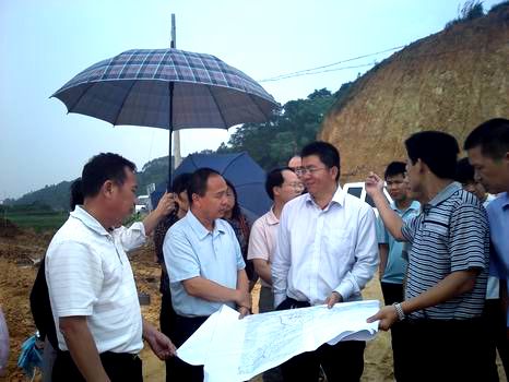 防城港市副市长陈可猛率队到防东№1标施工现场指导拆迁事情 - 企业要闻 - 拉斯维加斯3133cc