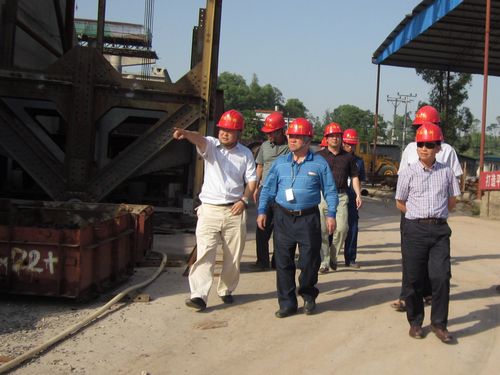 郑皆连院士一行莅临泸渝2标波司登大桥指导事情 - 企业要闻 - 拉斯维加斯3133cc