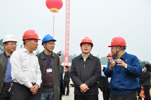 泸州市市长刘强莅临泸渝2标视察事情 - 企业要闻 - 拉斯维加斯3133cc