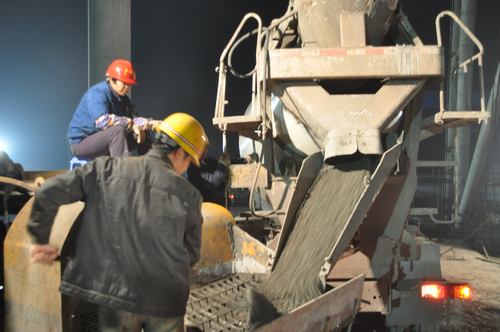 波司登大桥主拱管内混凝土灌注施工告捷 - 企业要闻 - 拉斯维加斯3133cc