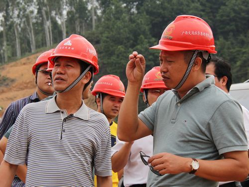 集团公司朱坚和董事长、李定伦总司理一行赴来马路项目调研指导事情 - 企业要闻 - 拉斯维加斯3133cc