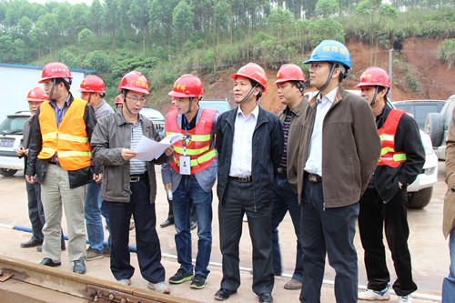 新生长集团公司董事长朱坚和等向导到沿海高速改扩建一期工程调研指导事情 - 企业要闻 - 拉斯维加斯3133cc