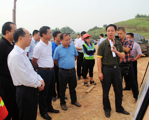 南宁市市委市政府向导视察机场高速公路延伸线工程 - 企业要闻 - 拉斯维加斯3133cc