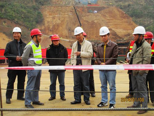 集团公司李定伦总司理到大巴3标慰问一线员工 - 企业要闻 - 拉斯维加斯3133cc