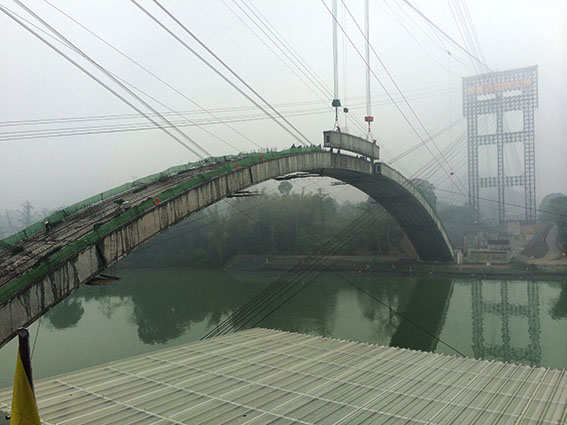 那厘右江特大桥左幅拱肋顺遂合龙 - 企业要闻 - 拉斯维加斯3133cc