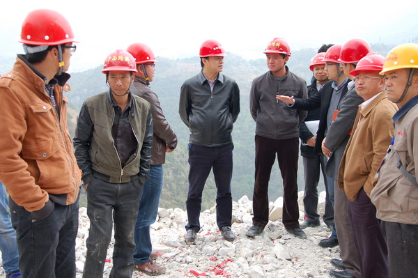 贵州交通运输厅潘海总工程师到贵州毕都16标检查指导事情 - 企业要闻 - 拉斯维加斯3133cc