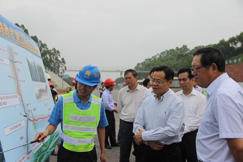 自治区主席陈武视察沿海高速公路改扩建一期工程项目建设 - 企业要闻 - 拉斯维加斯3133cc