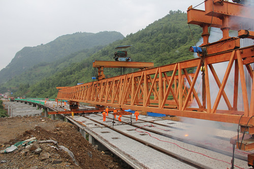 贵州惠罗11标峨村Ⅳ号大桥实现半幅意会 - 工程动态 - 拉斯维加斯3133cc